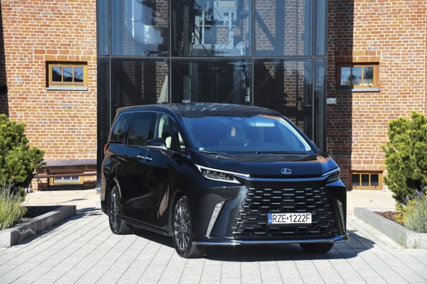 Ogłoszenie - LuxuryTour Rzeszów – Przewóz osób w segmencie Business & VIP. Zdjęcie 2
