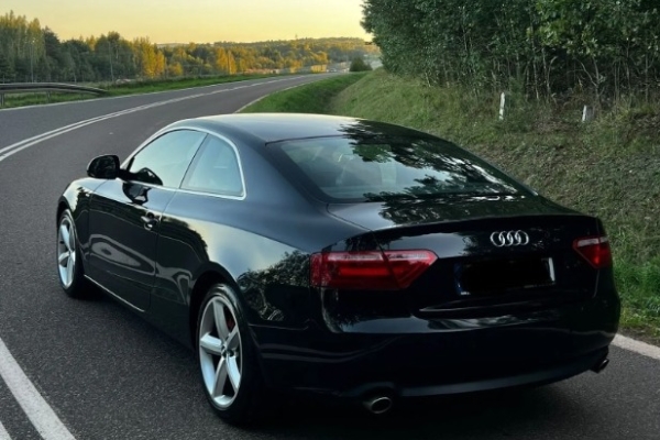 Ogłoszenie - Audi A5 Coupé 8T 2009 Rok Diesel Przebieg-121000km 2X S-Line. Zdjęcie 2