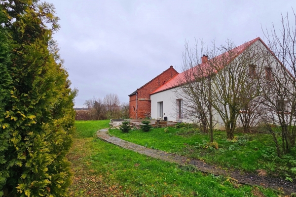 Ogłoszenie - 2pok, 182met, Dom wolnostojący PIWNICA/OGRÓD (Radzieszyn). Zdjęcie 1