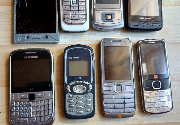Ogłoszenie - Stare telefony,różne,marki spora ilość. Zdjęcie 2
