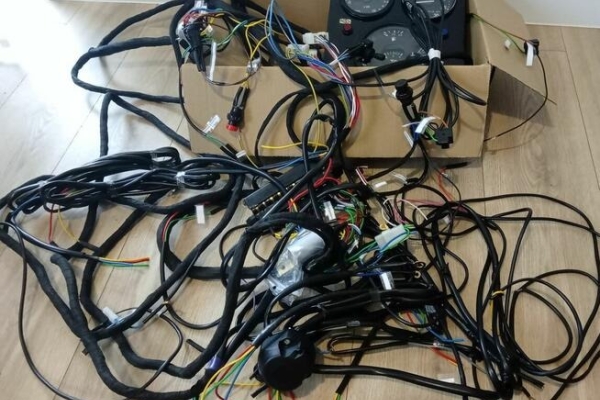 Ogłoszenie - Instalacja elektryczna Bizon Rekord Z058 kpl. Z zegarami. Zdjęcie 1