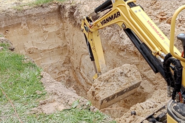 Ogłoszenie - koparka. Zdjęcie 2