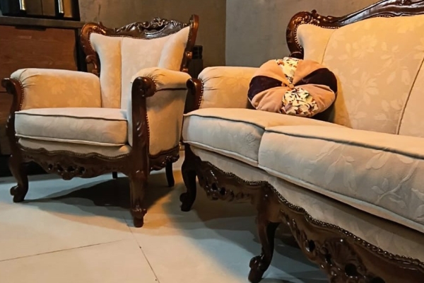 Ogłoszenie - Tapicerowanie - odnawianie mebli tapicerowanych - krzesła, fotele. Zdjęcie 1