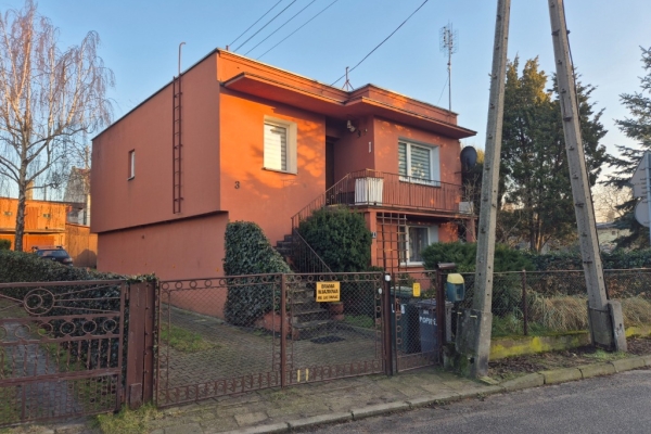 Ogłoszenie - Sprzedam dom w centrum Ślesina. Zdjęcie 1