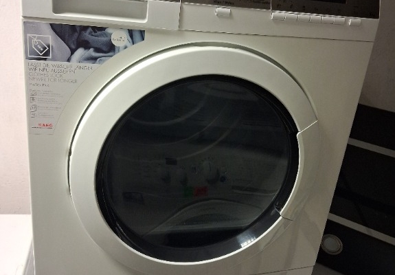 Ogłoszenie - SUSZARKA KONDENSACYJNA AEG. Zdjęcie 1