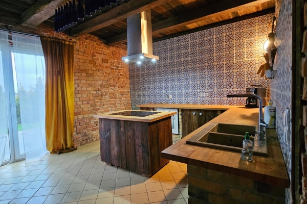 Ogłoszenie - 2pok, 182met, Dom wolnostojący PIWNICA/OGRÓD (Radzieszyn). Zdjęcie 3