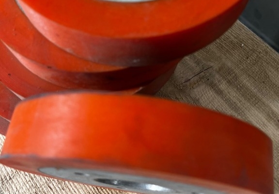 Ogłoszenie - NOWE rolki dociskowe – koła, zdemontowane z nakładarki gładzi firmy MAKOR TF/P. Zdjęcie 3