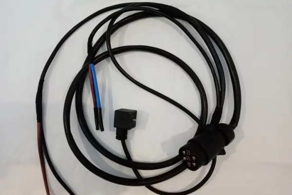 Ogłoszenie - Instalacje elektryczne do ciągników maszyn rolniczych. Zdjęcie 2