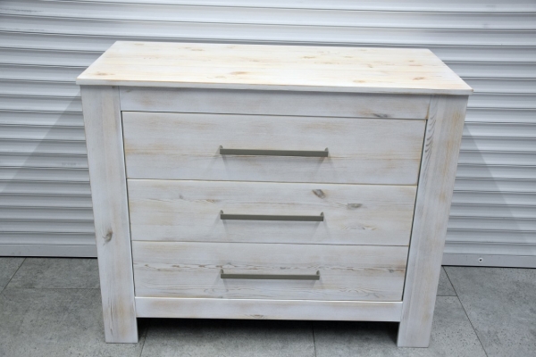 Ogłoszenie - komoda sosnowa z szufladami - jak nowa. Zdjęcie 1