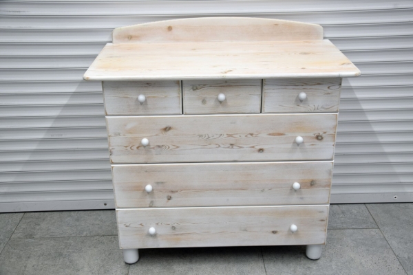 Ogłoszenie - komoda z szufladami z drewna sosnowego - jak nowa. Zdjęcie 1