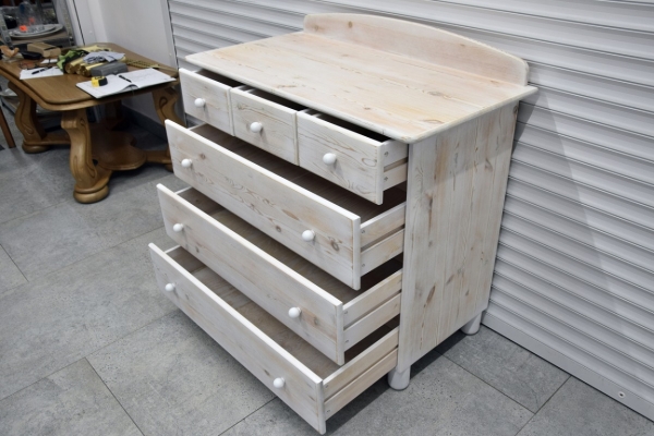 Ogłoszenie - komoda z szufladami z drewna sosnowego - jak nowa. Zdjęcie 5