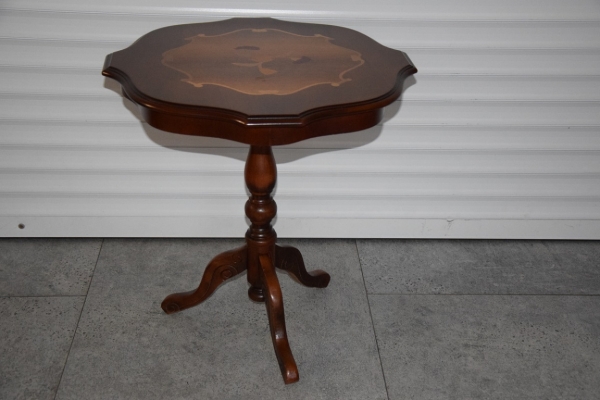 Ogłoszenie - stolik kawowy z intersją - jak nowy. Zdjęcie 1