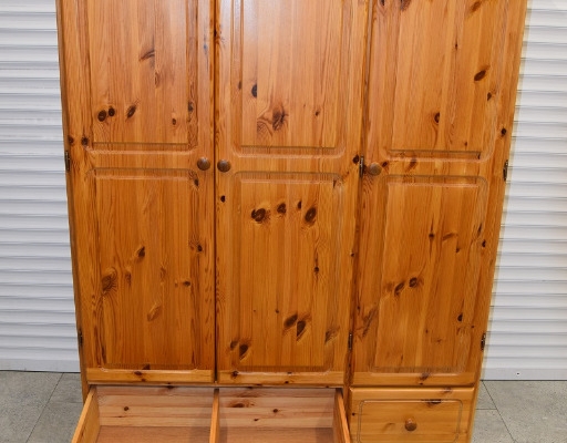Ogłoszenie - szafa z drewna sosnowego - jak nowa. Zdjęcie 4
