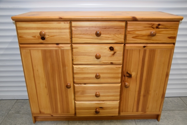 Ogłoszenie - komoda z drewna sosnowego - jak nowa. Zdjęcie 1