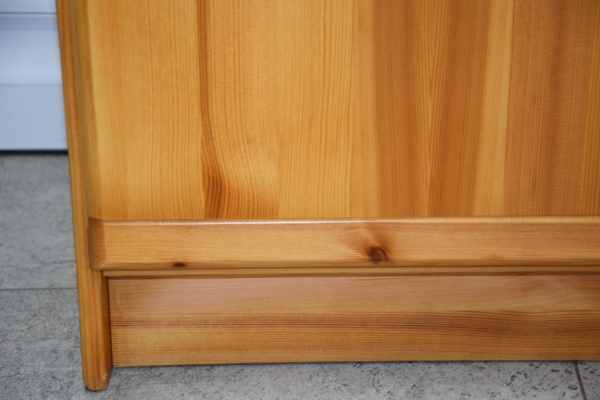 Ogłoszenie - komoda z drewna sosnowego - jak nowa. Zdjęcie 7