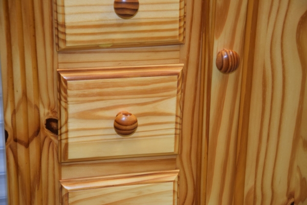 Ogłoszenie - komoda z drewna sosnowego - jak nowa. Zdjęcie 6