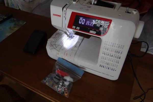 Ogłoszenie - Maszyna  do szycia  Janome  603  używana  prawie  jak  nowa .. Zdjęcie 6