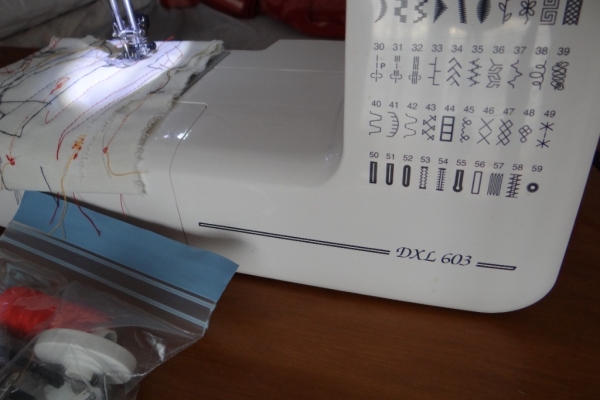 Ogłoszenie - Maszyna  do szycia  Janome  603  używana  prawie  jak  nowa .. Zdjęcie 4