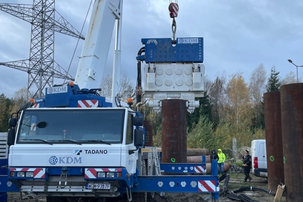 Ogłoszenie - Oferta dotyczy najmu wibromłota SVR 120NF, zasilacz hydrauliczny. Zdjęcie 2