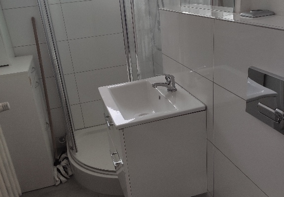 Ogłoszenie - Mieszkanie z pięknym widokiem. Dwa oddzielne pokoje. Stan do wprowadzenia. Po generalnym remoncie. Zdjęcie 2