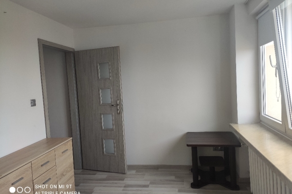 Ogłoszenie - Mieszkanie z pięknym widokiem. Dwa oddzielne pokoje. Stan do wprowadzenia. Po generalnym remoncie. Zdjęcie 4