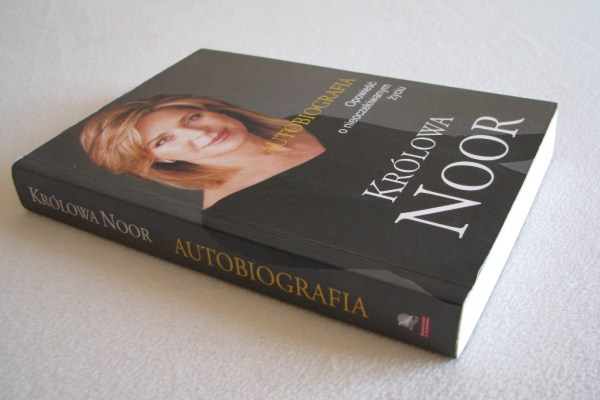 Ogłoszenie - Królowa Noor Autobiografia Opowieść o nieoczekiwanym życiu Noor AL Husajn. Zdjęcie 3