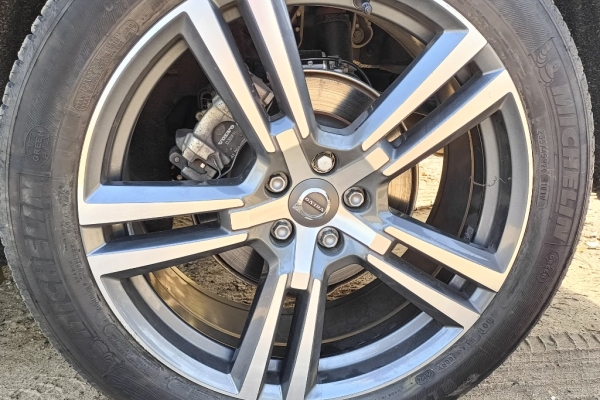 Ogłoszenie - Sprzedam Volvo XC60 T5 AWD. Zdjęcie 7