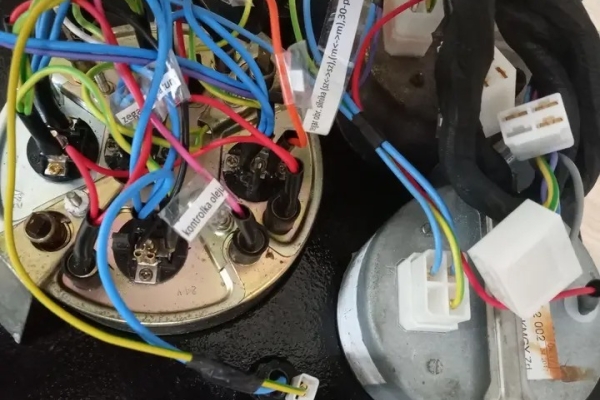 Ogłoszenie - Podłączanie  instalacji elektrycznych do pulpitów, tablic zegarów Wysyłkowo.. Zdjęcie 1