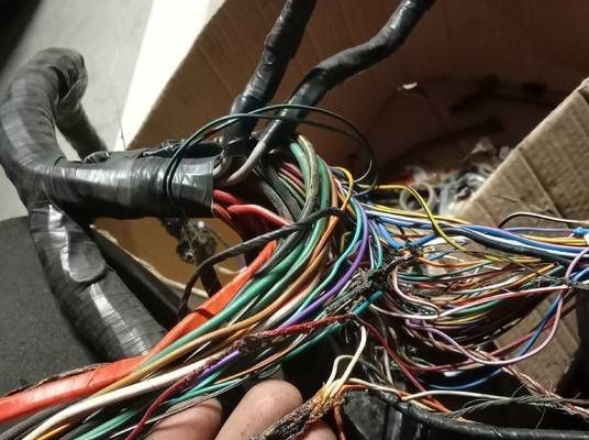 Ogłoszenie - Regeneracja naprawa wiązek instalacji Ciągników 505-055-986. Zdjęcie 2