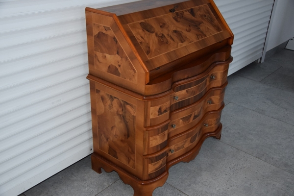 Ogłoszenie - sekretarzyk z drewna orzechowego - jak nowy. Zdjęcie 2