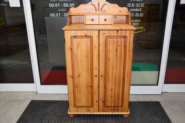 Ogłoszenie - komoda z drewna sosnowego - jak nowa. Zdjęcie 1