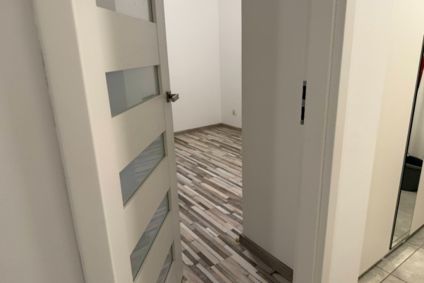 Ogłoszenie - Sprzedam mieszkanie w apartamentowcu.. Zdjęcie 3