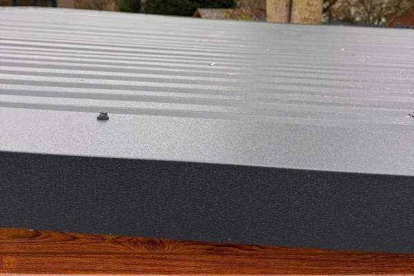 Ogłoszenie - Garaż Blaszany spad na tył 4×4 drewnopodobny PREMIUM, brama uchylna, obróbki blacharskie. Zdjęcie 5