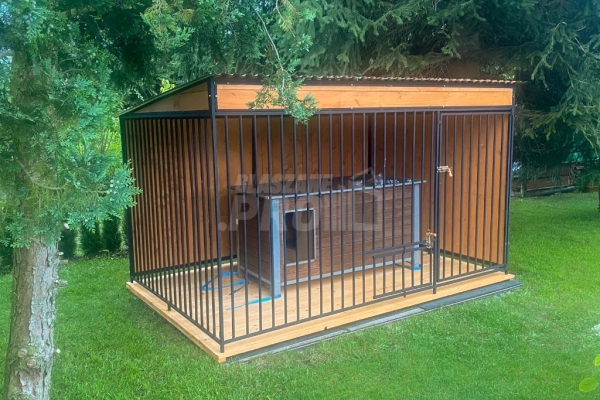 Ogłoszenie - Kojec dla psów 4x2m - furtka - ściany zabudowane drewnem - drewniana podłoga GP634. Zdjęcie 4