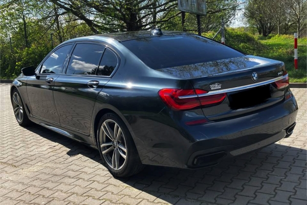 Ogłoszenie - BMW Seria 7 G12 3 740i Long 3.0 R6 M-pakiet Full Opcja Radar 340 KM. Zdjęcie 3