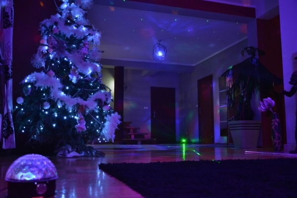 Ogłoszenie - Domki na Mazurach dla Rodzin – Lato, Zima i Weekendowe Wypady przez Cały Rok. Zdjęcie 1