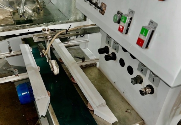 Ogłoszenie - Automat do lakierowania listew MAKOR CSP4. Zdjęcie 2