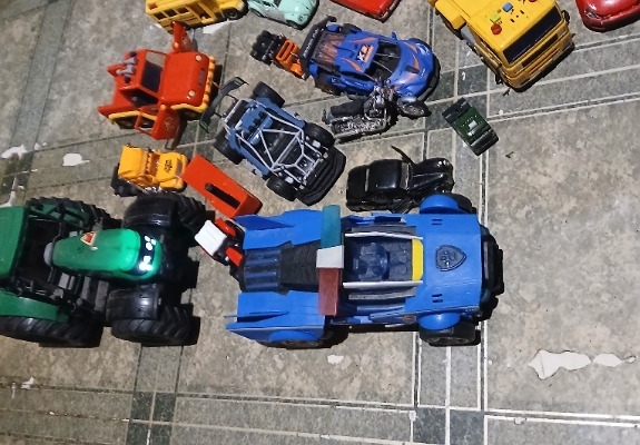 Ogłoszenie - Cała kolekcja pojazdów różnych,ponad 140 sztuk.. Zdjęcie 2