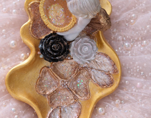 Ogłoszenie - Aniołek dekoracyjny z kwiatami – ręcznie wykonany prezent. Zdjęcie 2