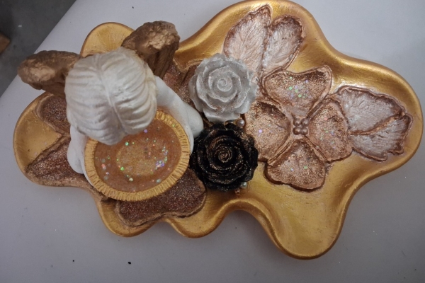 Ogłoszenie - Aniołek dekoracyjny z kwiatami – ręcznie wykonany prezent. Zdjęcie 1