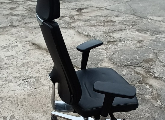 Ogłoszenie - Fotel Gabinetowy czarny, stan bardzo dobry, FAKTURA VAT !! Bez uszkodzeń !. Zdjęcie 3