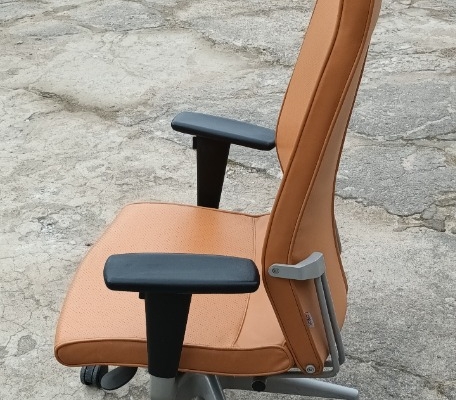 Ogłoszenie - Fotel gabinetowy PROFIM, stan bardzo dobry, atrakcyjna cena. Zdjęcie 4