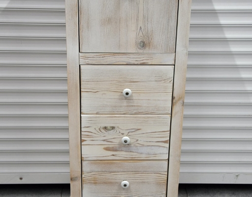 Ogłoszenie - komoda z drewna sosnowego - jak nowa. Zdjęcie 1