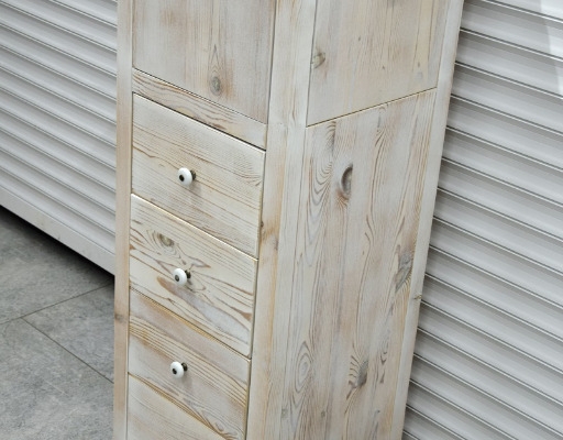 Ogłoszenie - komoda z drewna sosnowego - jak nowa. Zdjęcie 2