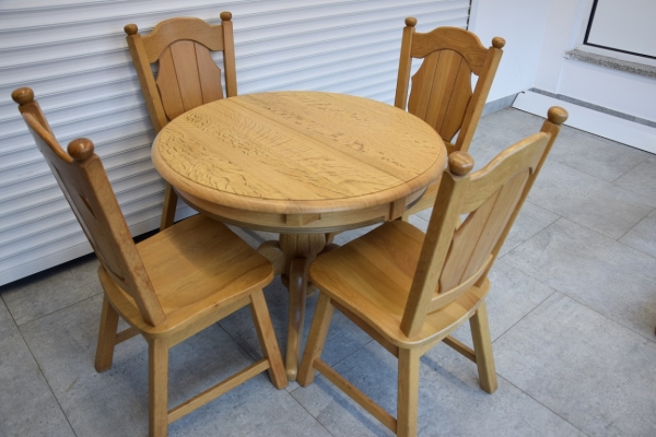 Ogłoszenie - stół rozkładany i 4 krzesła - cały komplet z drewna dębowego - jak nowy. Zdjęcie 1