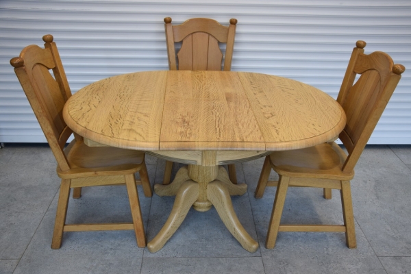 Ogłoszenie - stół rozkładany i 4 krzesła - cały komplet z drewna dębowego - jak nowy. Zdjęcie 3