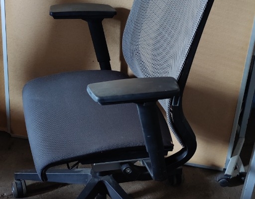 Ogłoszenie - Fotel obrotowy Steelcase thing,FAKTURA VAT !!!. Zdjęcie 1