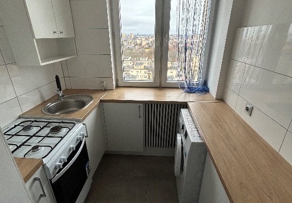 Ogłoszenie - Mieszkanie z pięknym widokiem. Dwa oddzielne pokoje. Stan do wprowadzenia. Po generalnym remoncie. Zdjęcie 9