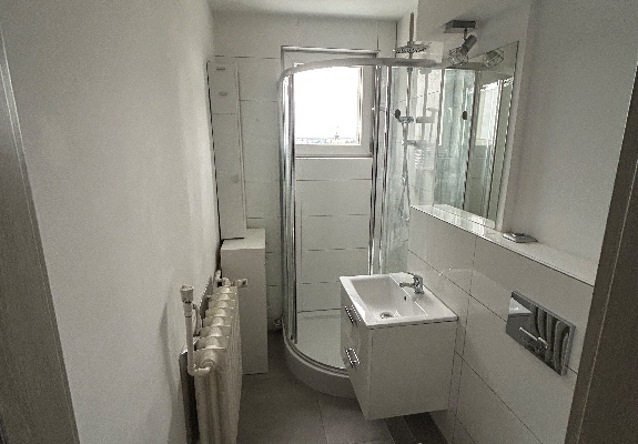 Ogłoszenie - Mieszkanie z pięknym widokiem. Dwa oddzielne pokoje. Stan do wprowadzenia. Po generalnym remoncie. Zdjęcie 7