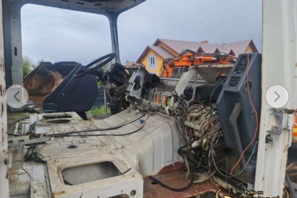 Ogłoszenie - MAN F2000 Sprzedam zdrowe kabiny do rok 2001. Zdjęcie 2